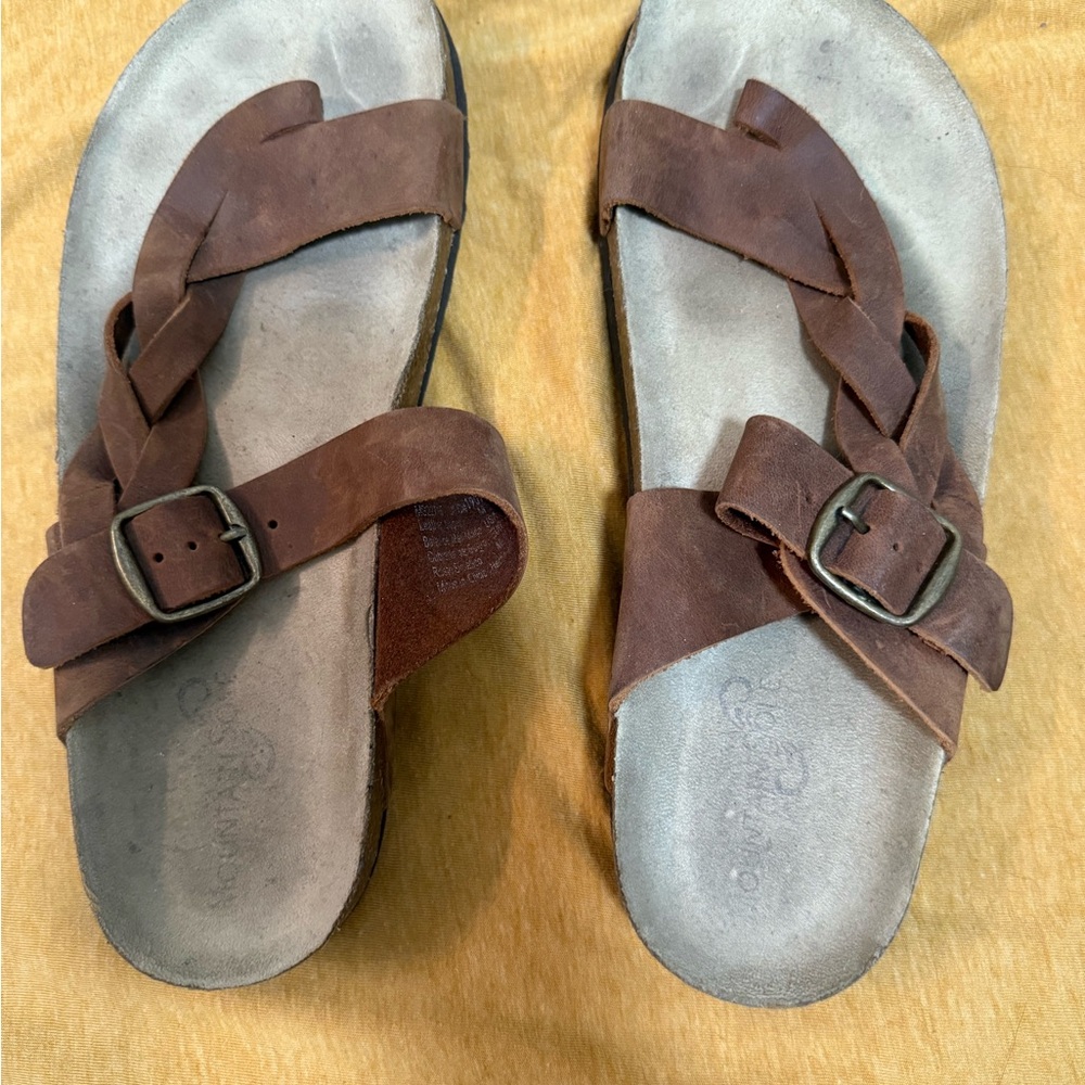 Brown sandals size 9 never worn.